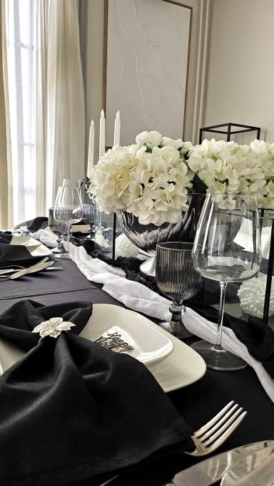Décoration de table noir et blanc chic – Idée anniversaire élégant Décoration de table noir et blanc chic – Idée anniversaire élégant